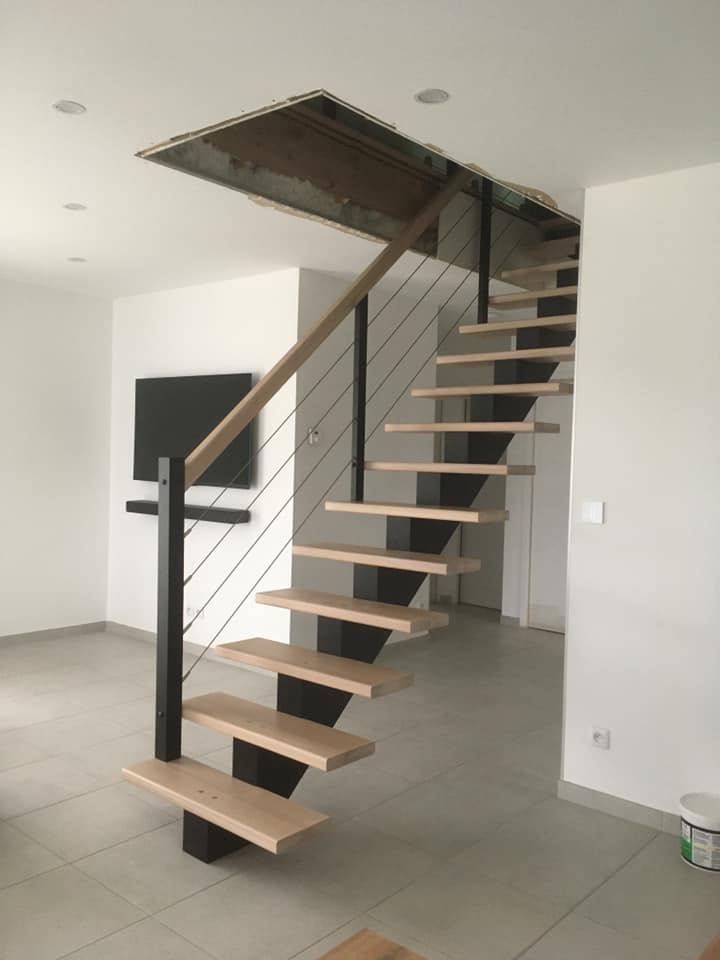 escalier design limon central gamme prestige